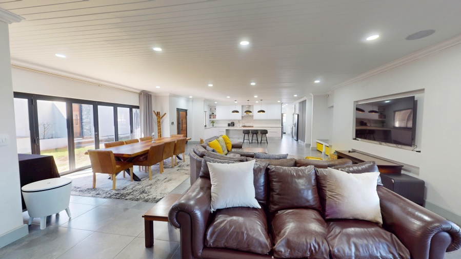 3 Bedroom Property for Sale in The Links Western Cape